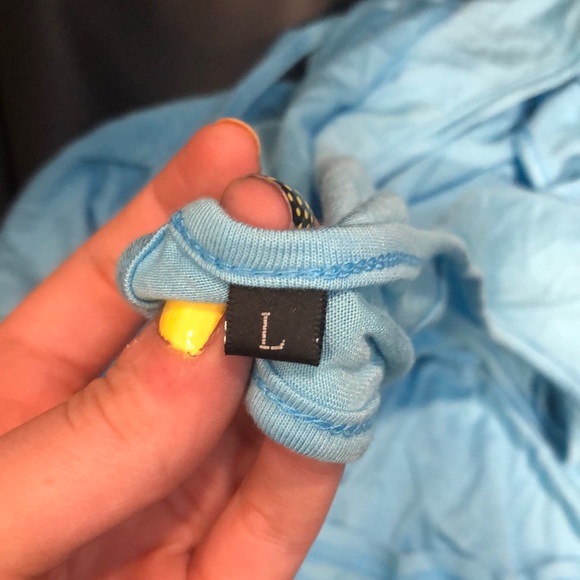 Lei Yee shirt - Picture 3 of 3